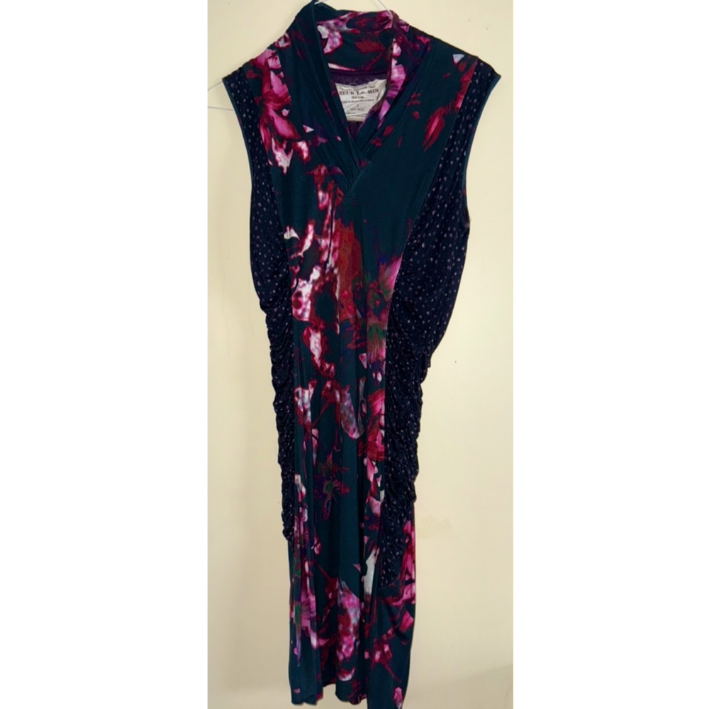 Coeur Le Roi Floral V-Neck Sleeveless Dress